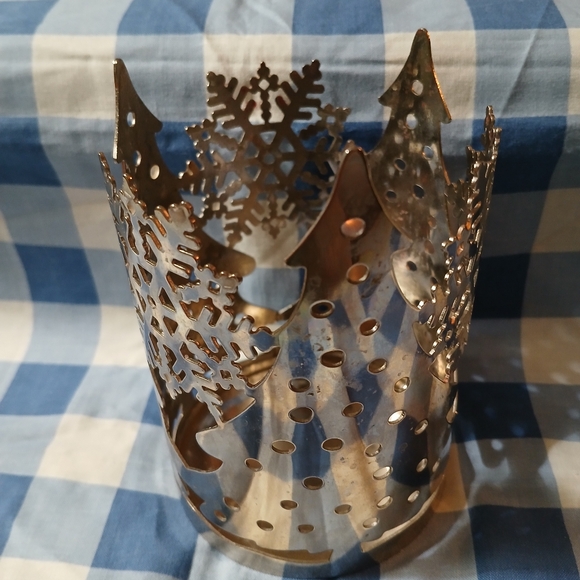 Bath & Body Works/Slatkin & Co Small Metal Tree & Snowflake Candle Holder - Picture 2 of 6